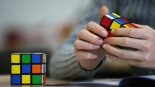 Rubik kocka – 5,25 másodperc alatt