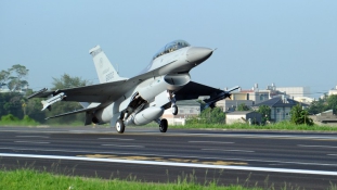 Végre megérkeznek a korszerű amerikai harci gépek Irakba