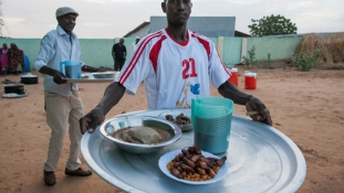 Ha el akarja kerülni a vastagbélrákot, jobban jár az afrikai kajákkal