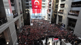A túszejtés után tovább akciózik a török szélsőbal Isztambulban