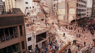Argentína: kárpótlást kapnak az AMIA-robbantás áldozatai