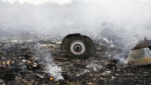 A németek hallgatása okozta a malajziai Boeing tragédiáját Ukrajna felett?
