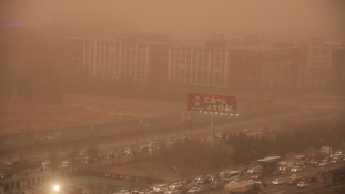 Homokvihartól pánikoltak Pekingben