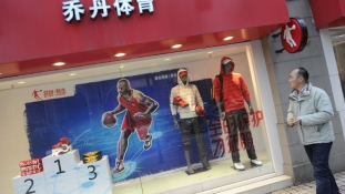 Michael Jordan perli a nevét viselő kínai sportszergyártót