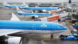 Az amszterdami reptér lehet az Öböl-menti társaságokkal vívott légi háború új csatatere