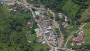 Földcsuszamlás ölt meg 61 embert Kolumbia keleti részén