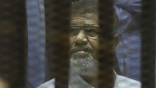 Halálra ítélték a volt egyiptomi elnököt