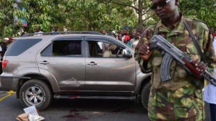 Véres rajtaütés Kenyában – rendőrkonvoj csapdában