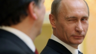 Putyin aláírta a nemkívánatos külföldi szervezetekről szóló törvényt