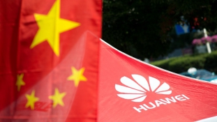 Az EU nem tiltja ki a Huawei 5G technológiáját Európából