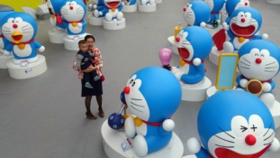 Kék robotmacska hozza közelebb egymáshoz Japánt és Kínát