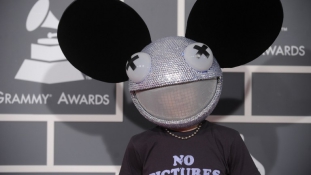 Deadmau5 mégis hordhatja az egérálarcot