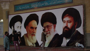 Khomeini a falon – Teheráni képriport
