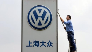 VW: arccal az elektromos autó és Kína felé