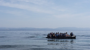 18 évet kapott a több száz menekült halálát okozó embercsempész
