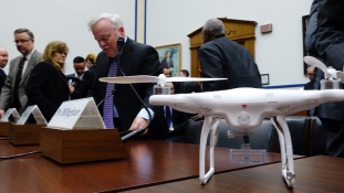 A pénteki merényletek miatt tilos drónokat röptetni szombaton Washingtonban