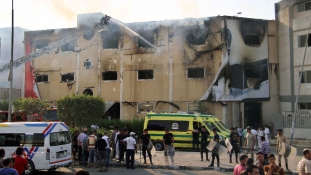 Leégett egy bútorgyár Egyiptomban