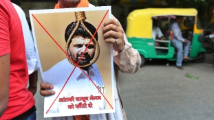 Felakasztották a mumbai merényletsorozat egyik kiötlőjét