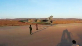 Elképesztő mit művelt egy líbiai vadászgép pilótája (videóval)