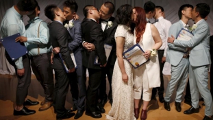 A kínai melegek Los Angelesben házasodnak