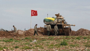 Légicsapás és razziák – Törökország lecsapott az Iszlám Államra
