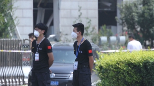 Tiencsini robbanások: őrizetbe vettek egy tucat embert