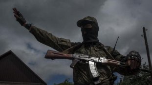 Ukrán válság: a szakadárok tűz alá vettek több települést