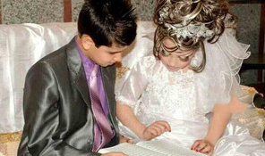 Képek egy 14 éves fiú és egy 10 éves lány esküvőjéről