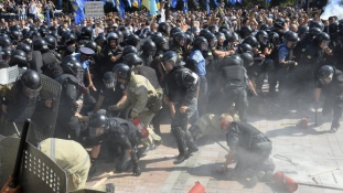 A kijevi összecsapás után kilépett a Radikális Párt a kormánykoalícióból