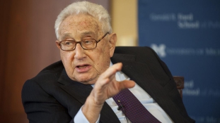 Kissingerrel beszélt az Unió jövőjéről az ENSZ-csúcson felszólaló Áder