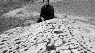 Állatok és tollas fejdíszek – többezer éves sziklarajzokra bukkantak Kínában