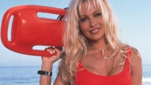 Milliókat egy Baywatch mentőbólyáért