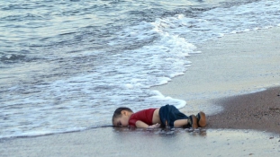 Aylan Kurdinak hívták, Kobaniból indult és 3 éves volt