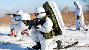 Erősít az orosz hadsereg az Északi-sarkvidéken