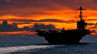 Peruba érkezik a USS George Washington nukleáris repülőgép-hordozó