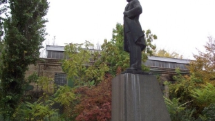 Átváltozás: Lenin-szoborból Darth Vader-emlékmű