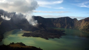 Ismét vulkáni hamu  miatt zártak le repteret