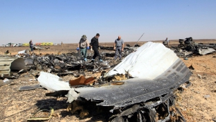 Repülőgéppel szállítják haza az egyiptomi tragédia áldozatait