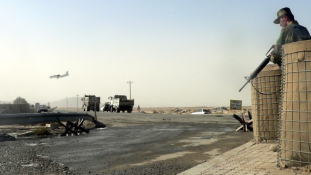 Tálibok rohanták le a kandahári repteret