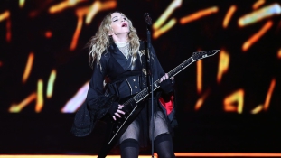 Ilyen volt ruha nélkül a 20 éves Madonna