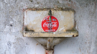 Tényleg a Coca-Cola a vízhiány okozója?
