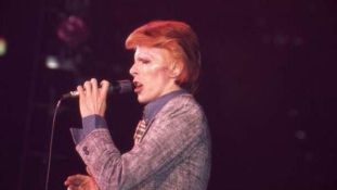 Istennek írt petíciót David Bowie rajongója