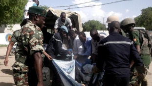 Négy öngyilkos merénylő robbantott egyszerre Kamerunban
