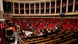 Megfoszthatják az állampolgárságuktól a francia terroristákat