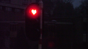 Valentin-nap:Csókért lehet utazni a villamoson