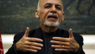 Pofozkodó protokollfőnöke miatt bajban van az afgán elnök