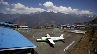 Eltűnt egy repülőgép –  nem találják a hegyek közt