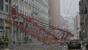 Gyilkolt egy óriásdaru Manhattanben