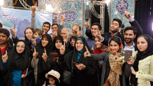 Többséget szereztek Róhániék az iráni parlamentben