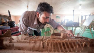 Hulladékból építik fel Szíria híres műemlékeit a menekültek